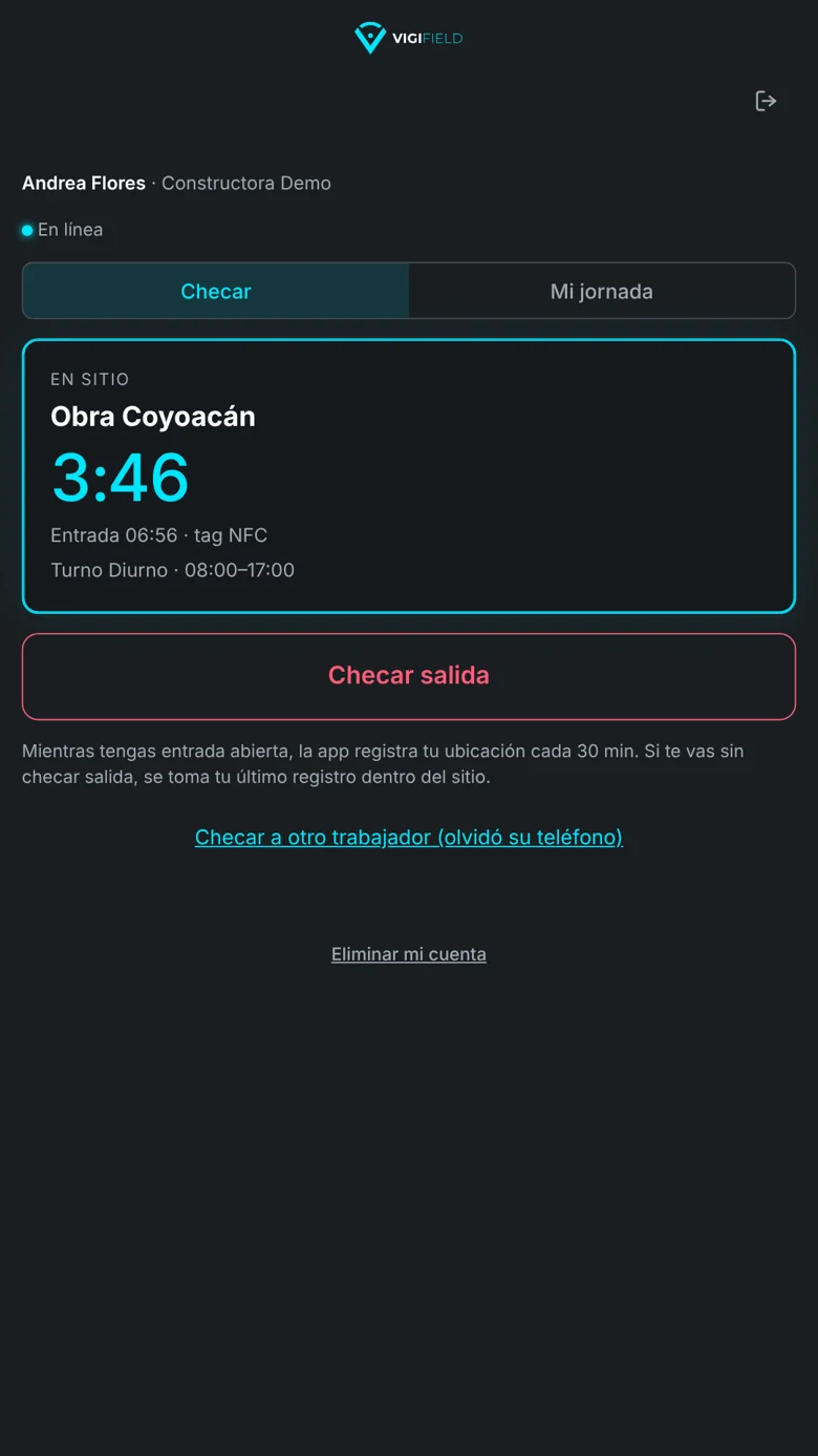 App de Vigifield: trabajador en sitio con el reloj de su jornada y el botón Checar salida